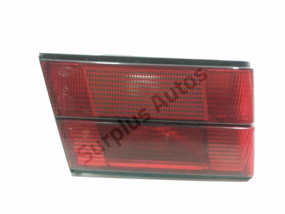 Feu arrière intérieur gauche