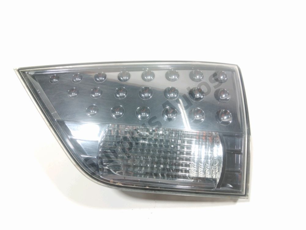 Feu arrière intérieur droit