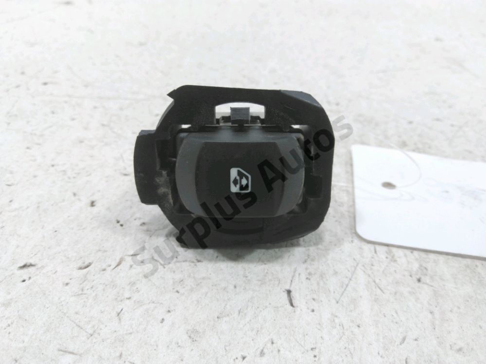 Commande leve-vitre avant droit