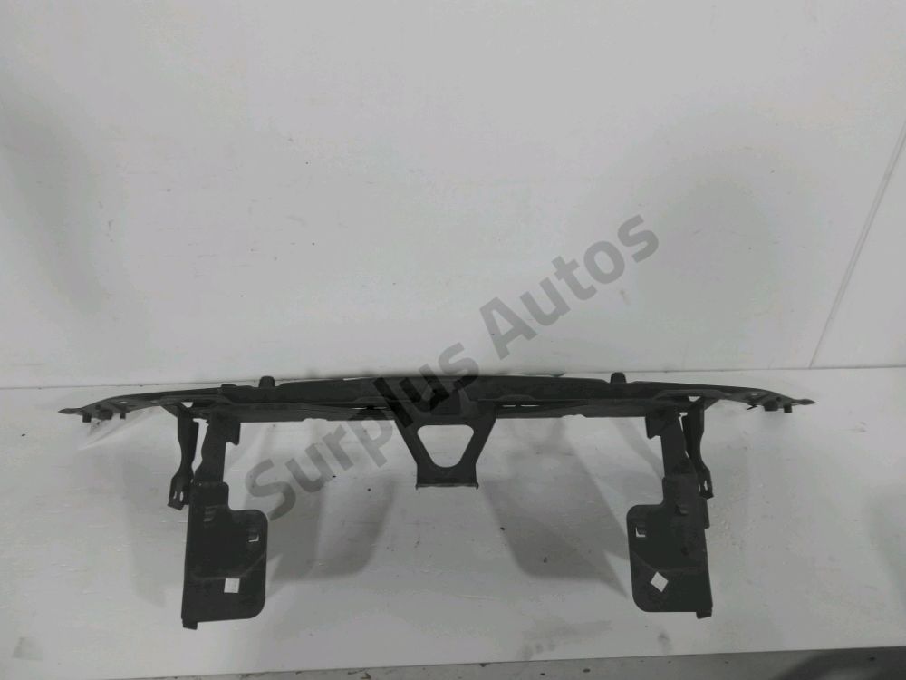 Traverse supérieure armature avant