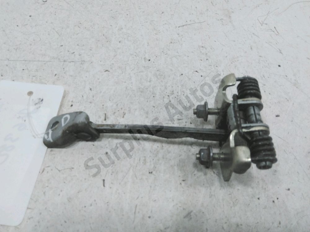 Tirant de porte avant droit