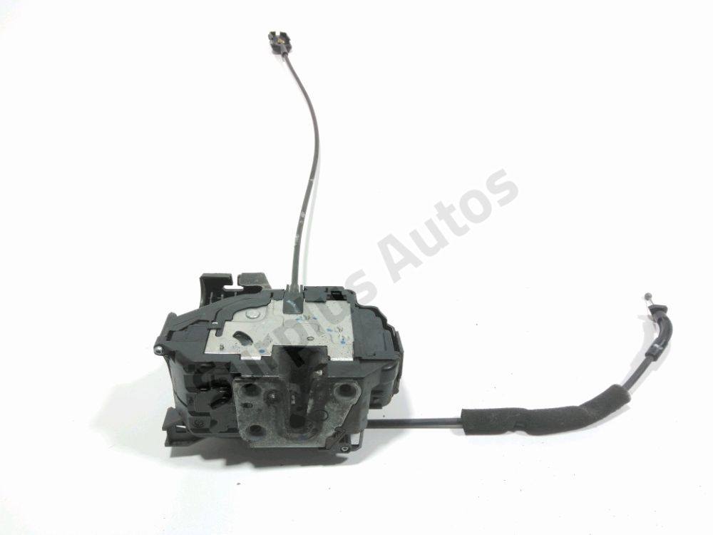 Serrure de porte avant droite