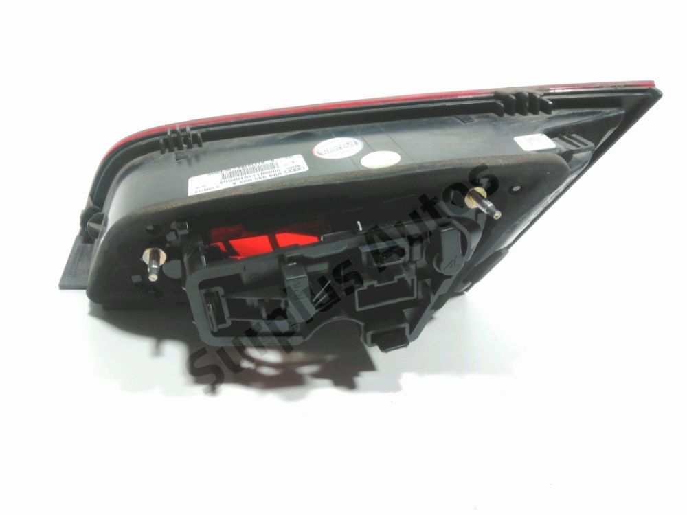 Feu arrière intérieur gauche