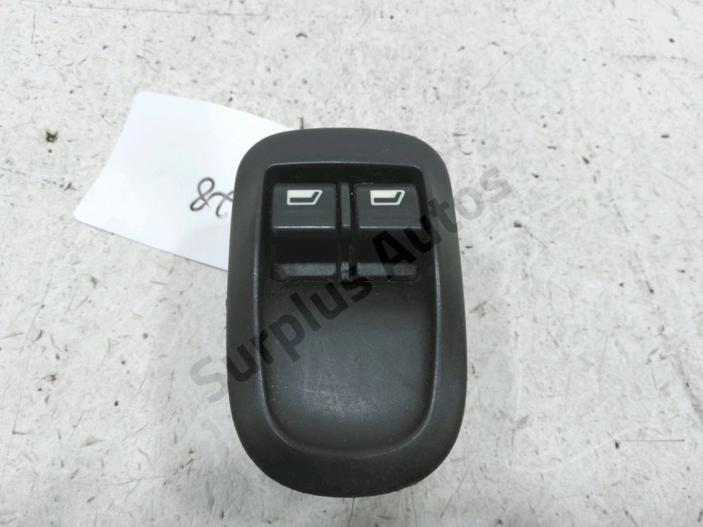 Commande lève-vitre avant gauche