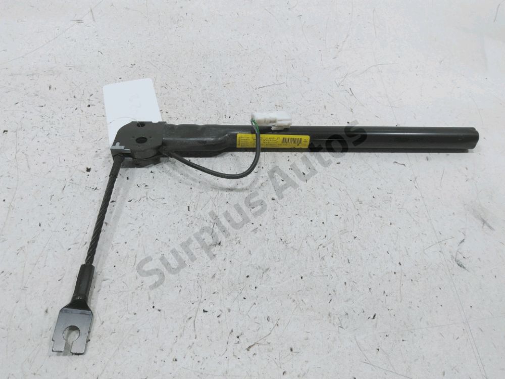 Prétensionneur avant droit