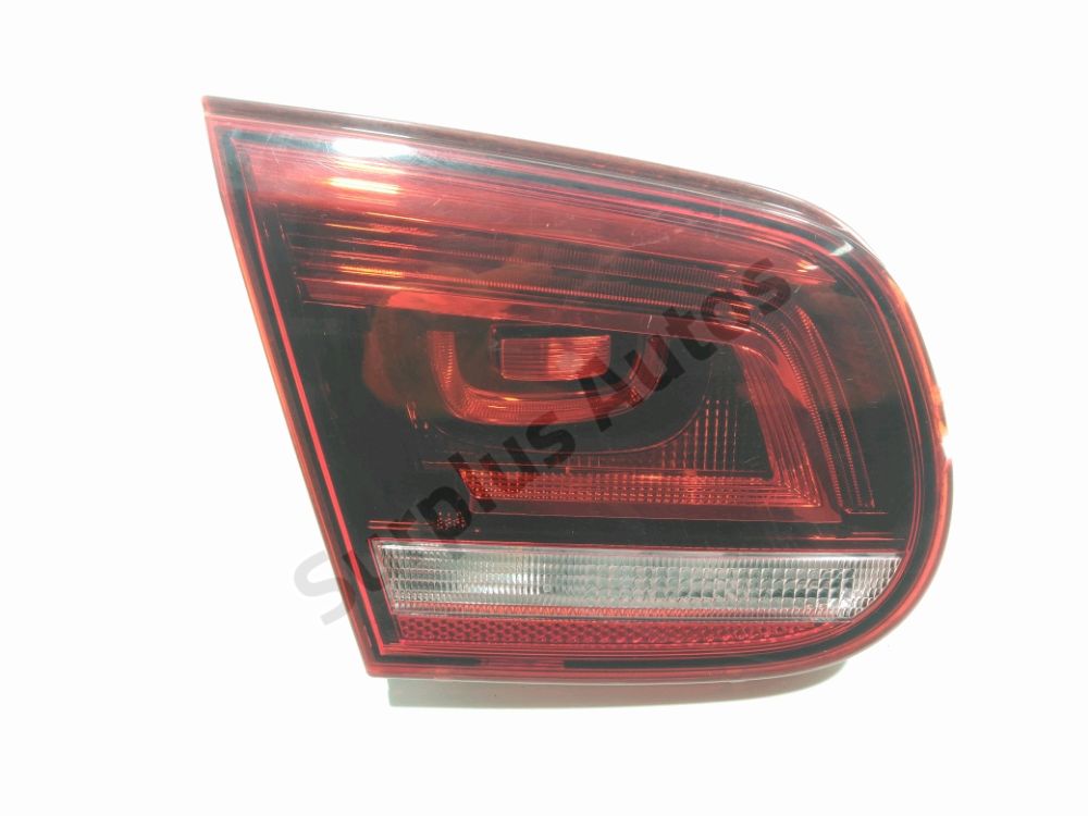 Feu arrière intérieur gauche