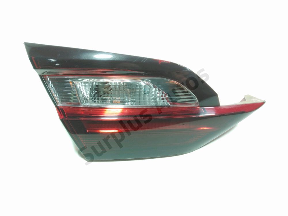 Feu arrière intérieur gauche