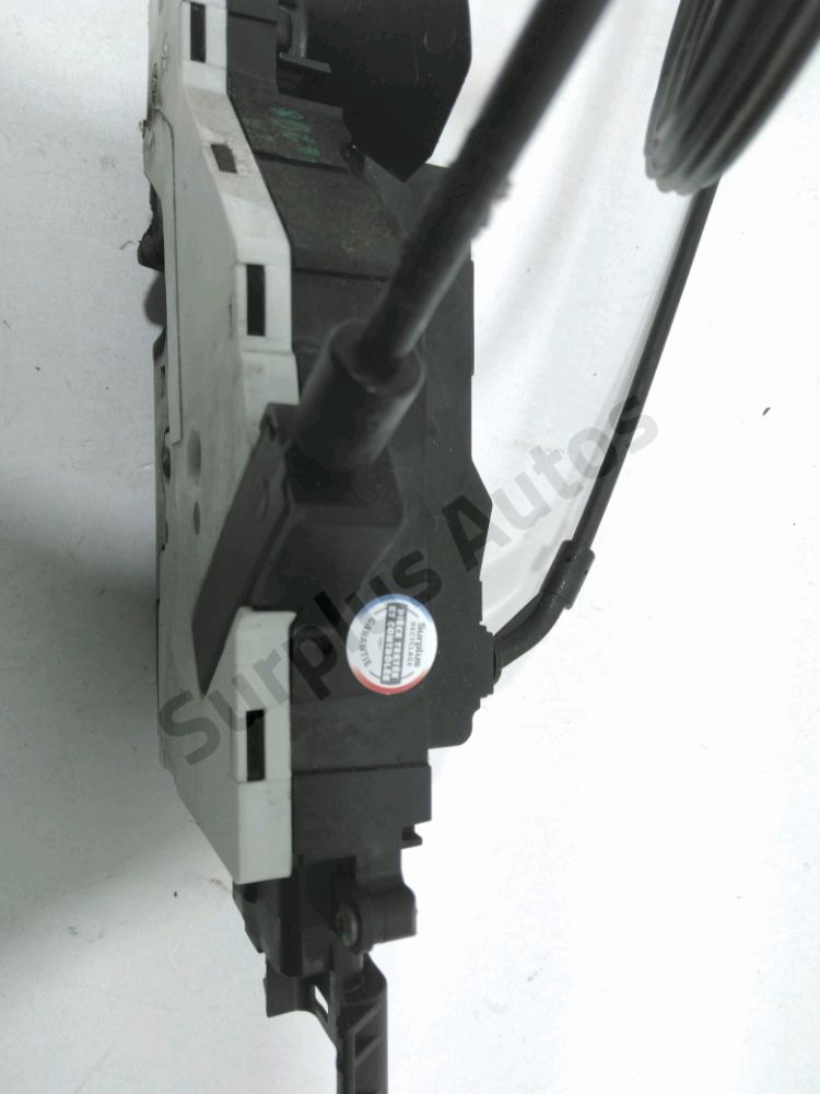 Serrure de porte avant gauche