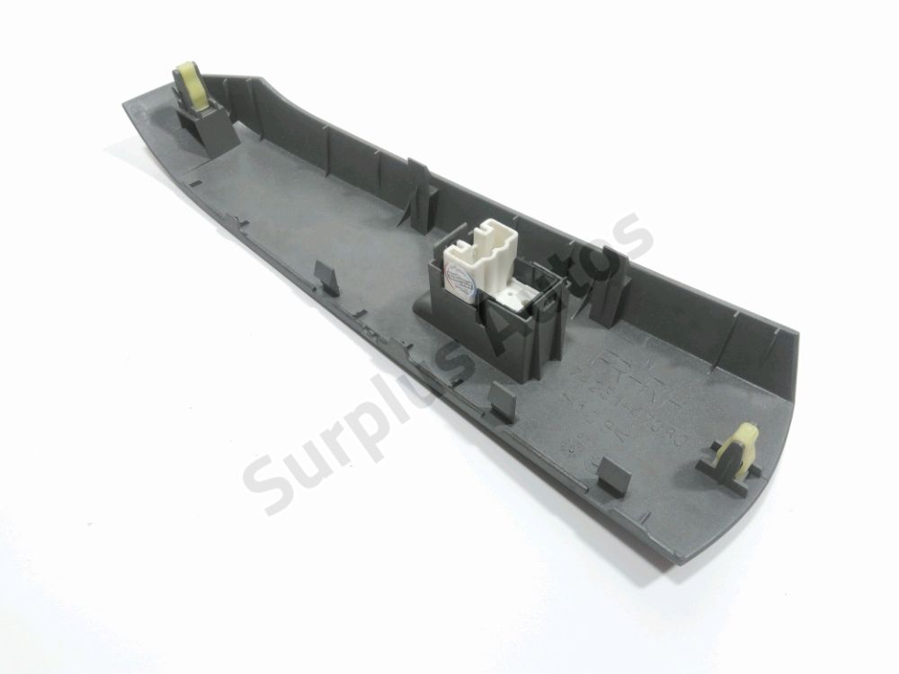 Commande lève-vitre avant droit