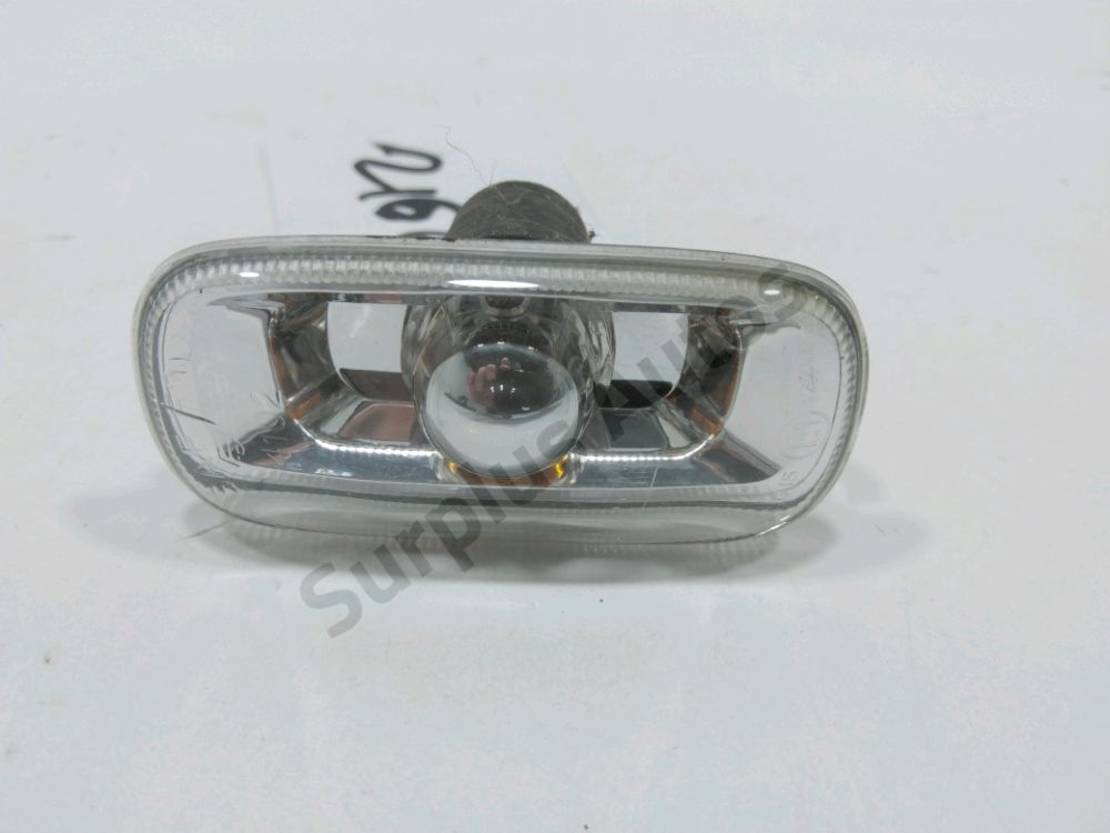 Repetiteur d'aile gauche