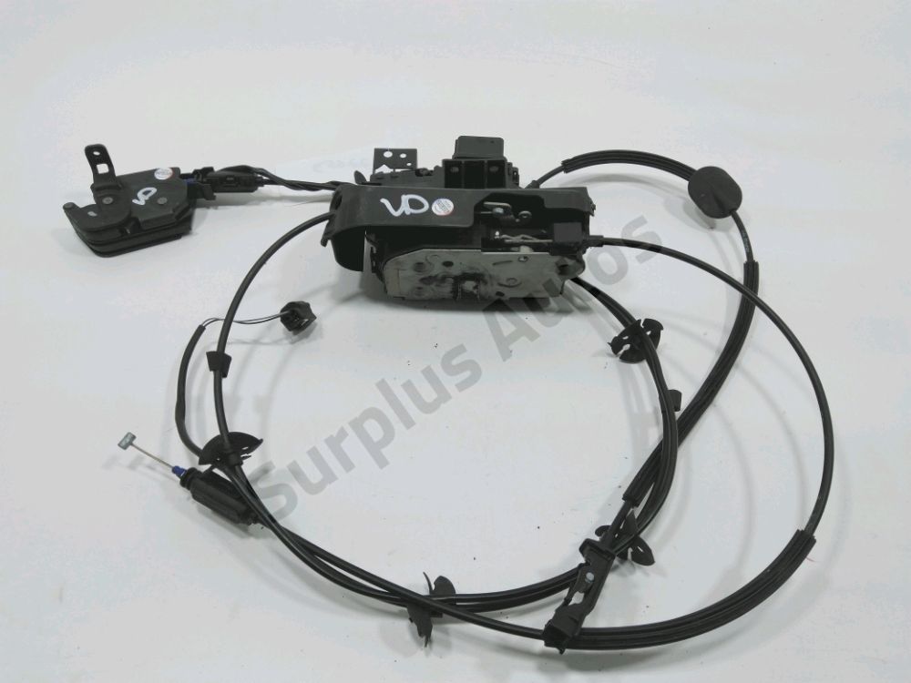 Serrure de porte avant droite