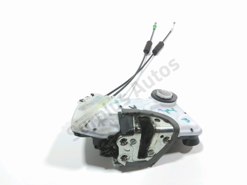 Serrure de porte avant droite