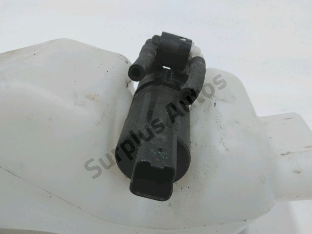 Réservoir de lave glace avant