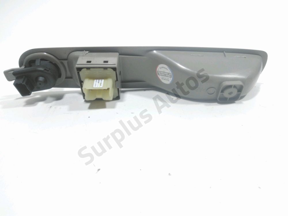 Commande lève-vitre avant gauche