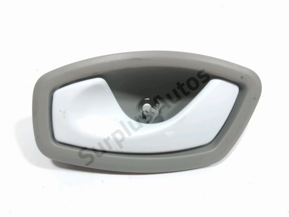 Poignee interieure porte avant gauche