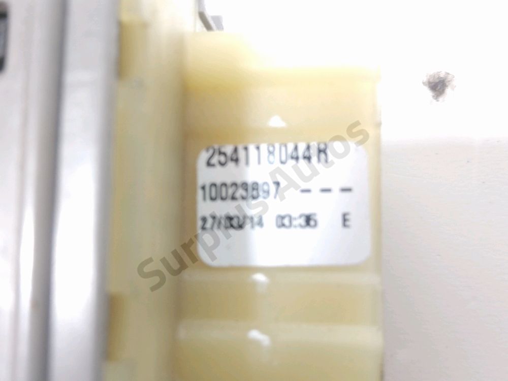 Commande lève-vitre avant gauche