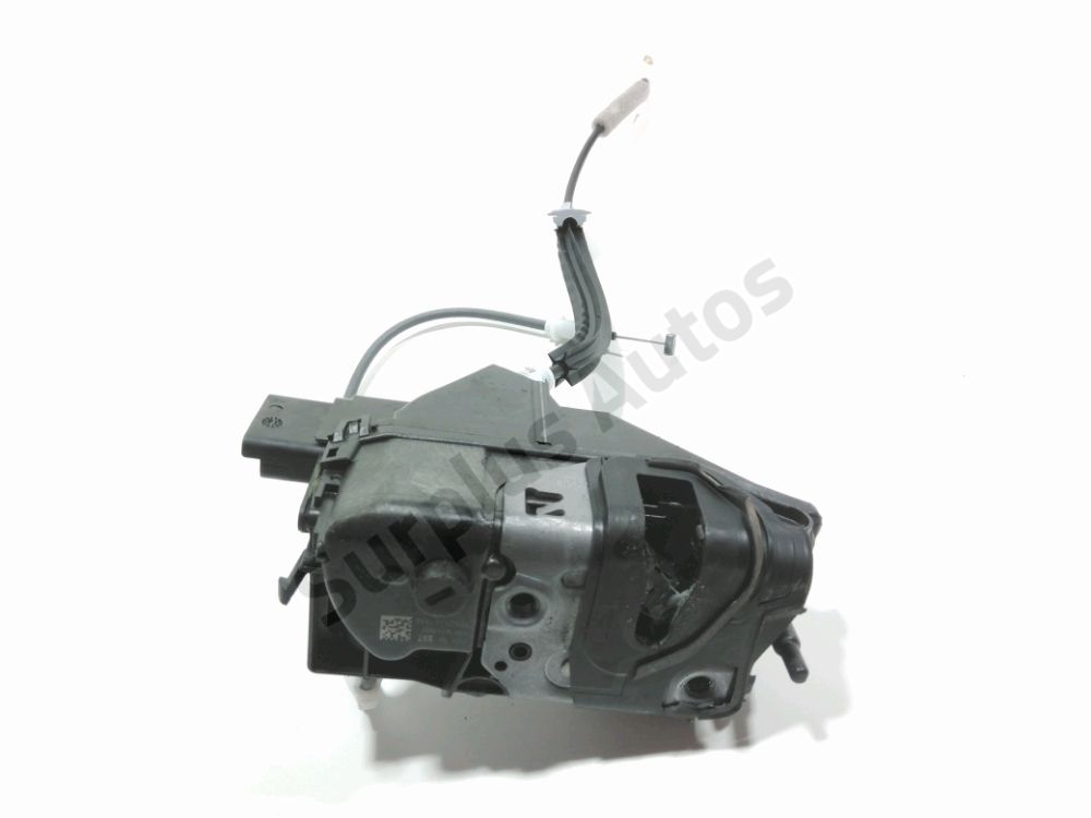 Serrure de porte avant droite