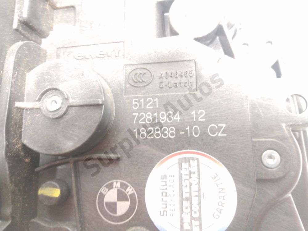 Serrure de porte avant droite