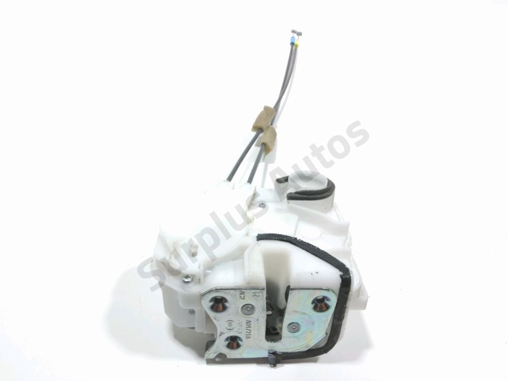 Serrure de porte avant droite