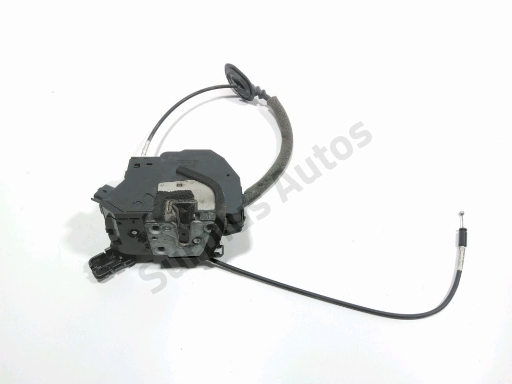 Serrure de porte avant droite