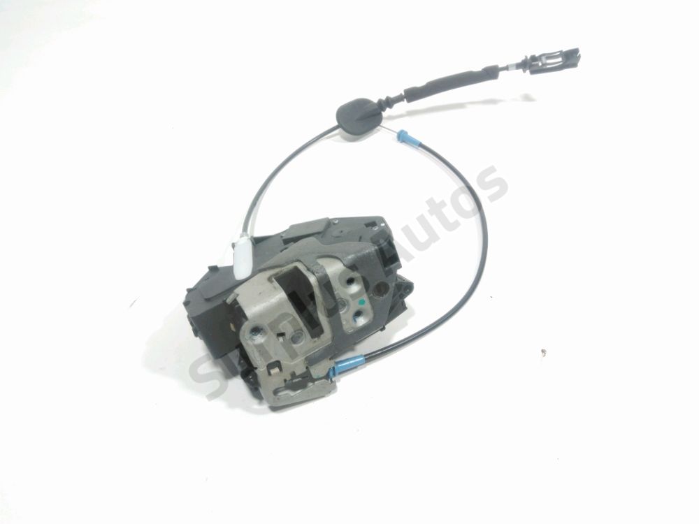 Serrure de porte avant droite