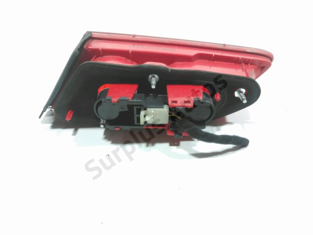 Feu arrière intérieur gauche