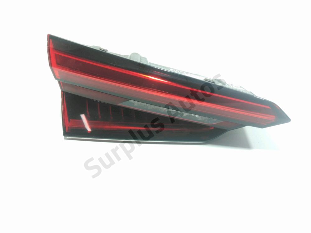 Feu arrière intérieur gauche