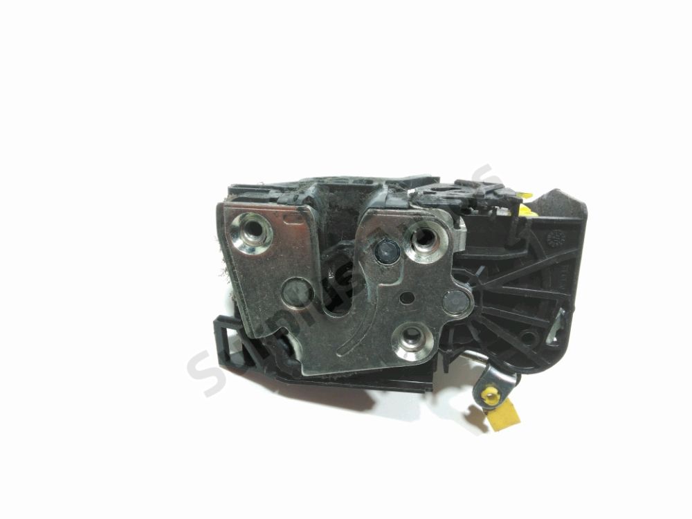 Serrure de porte avant gauche