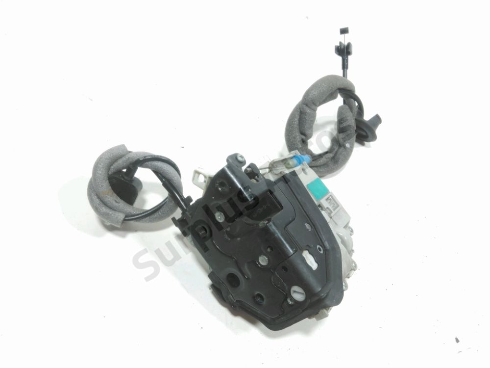 Serrure de porte avant droite