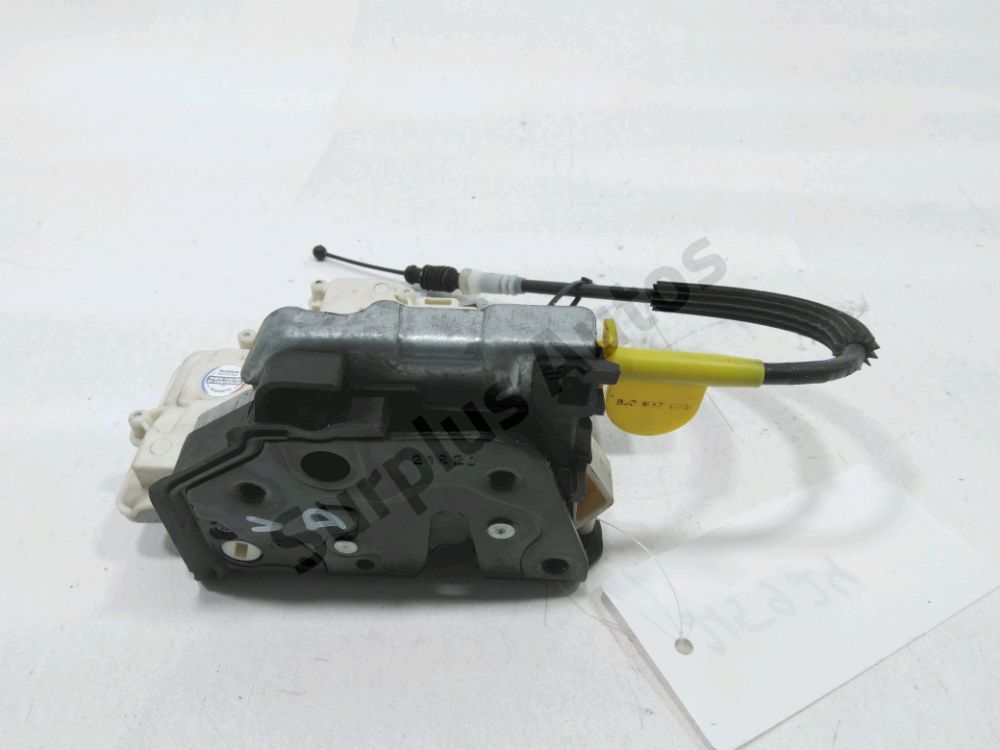 Serrure de porte avant droite