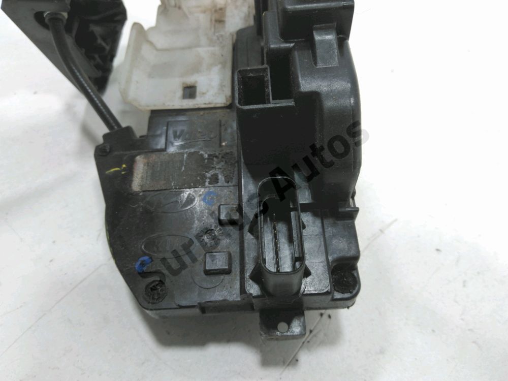 Serrure de porte avant droite