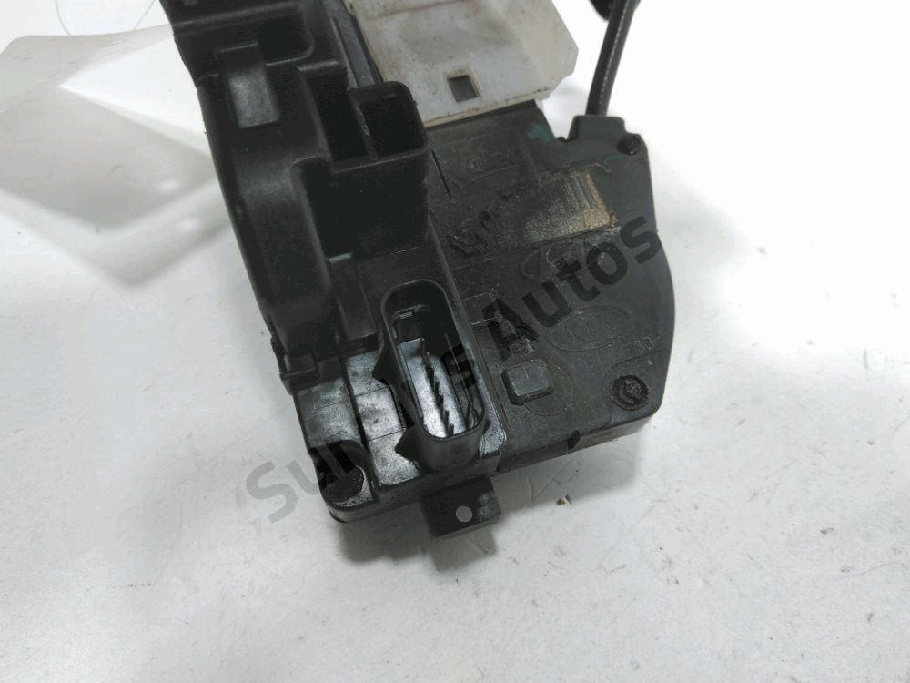 Serrure de porte avant gauche