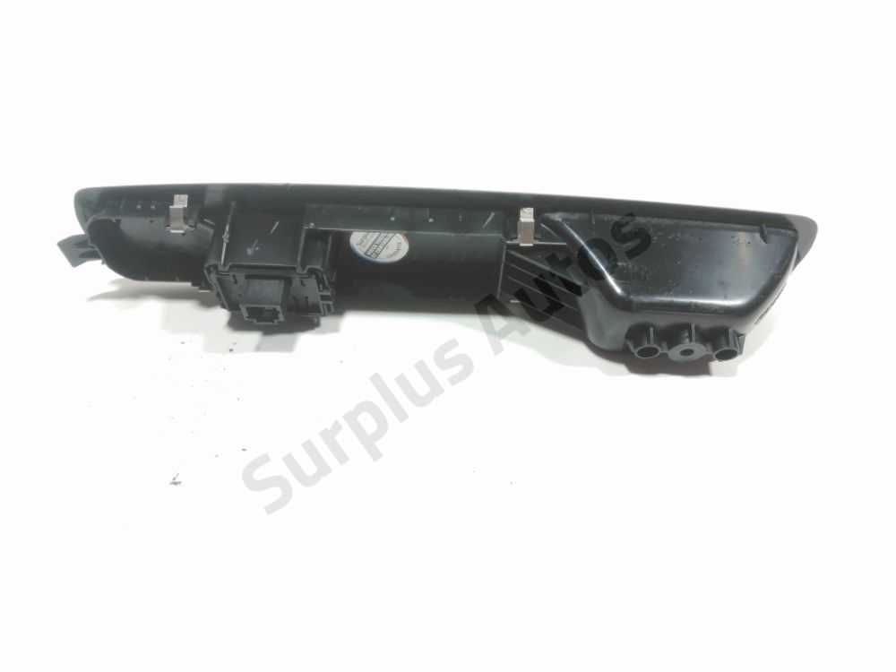 Commande lève-vitre avant droit