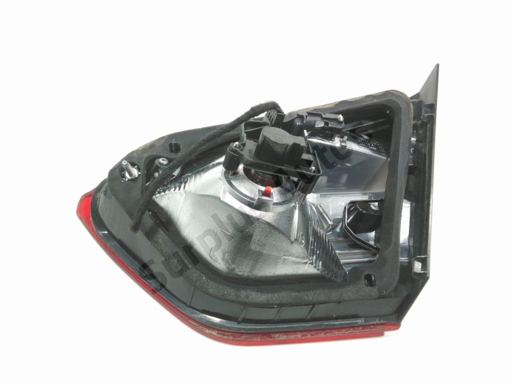 Feu arrière intérieur gauche