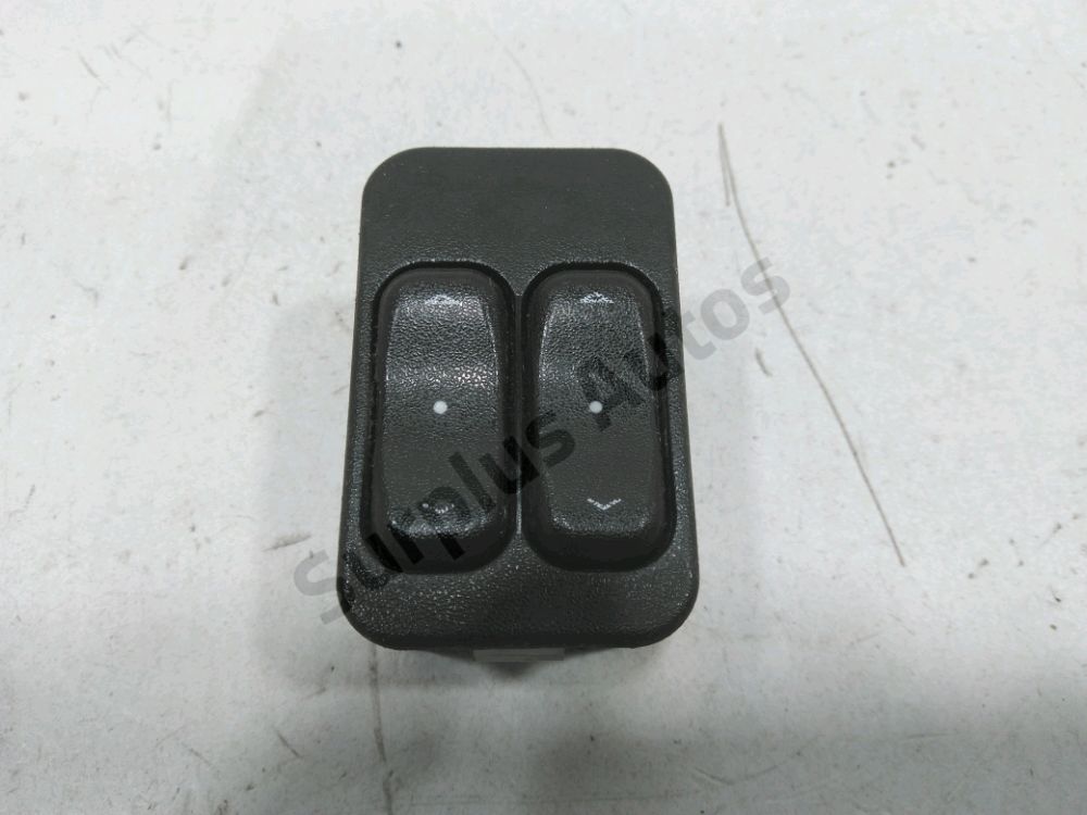 Commande leve-vitre avant gauche