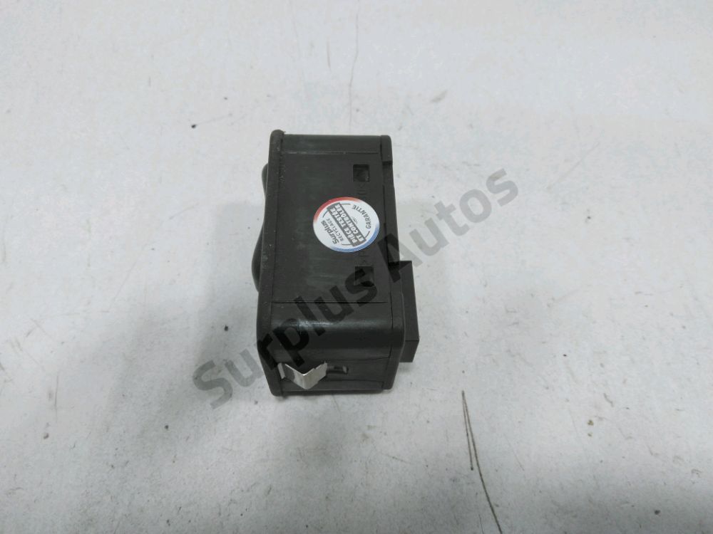 Commande lève-vitre avant gauche