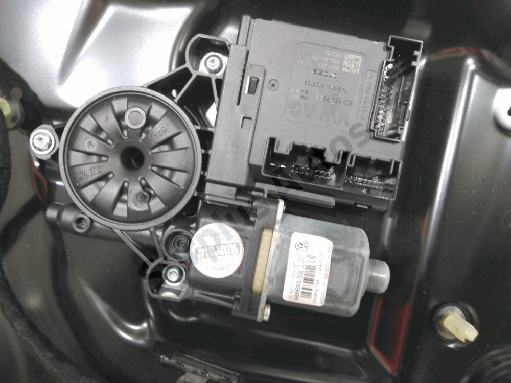 Lève-vitre électrique avant droit