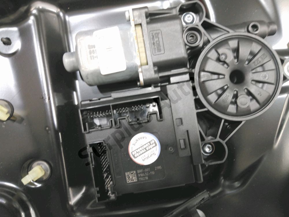 Lève-vitre électrique avant gauche