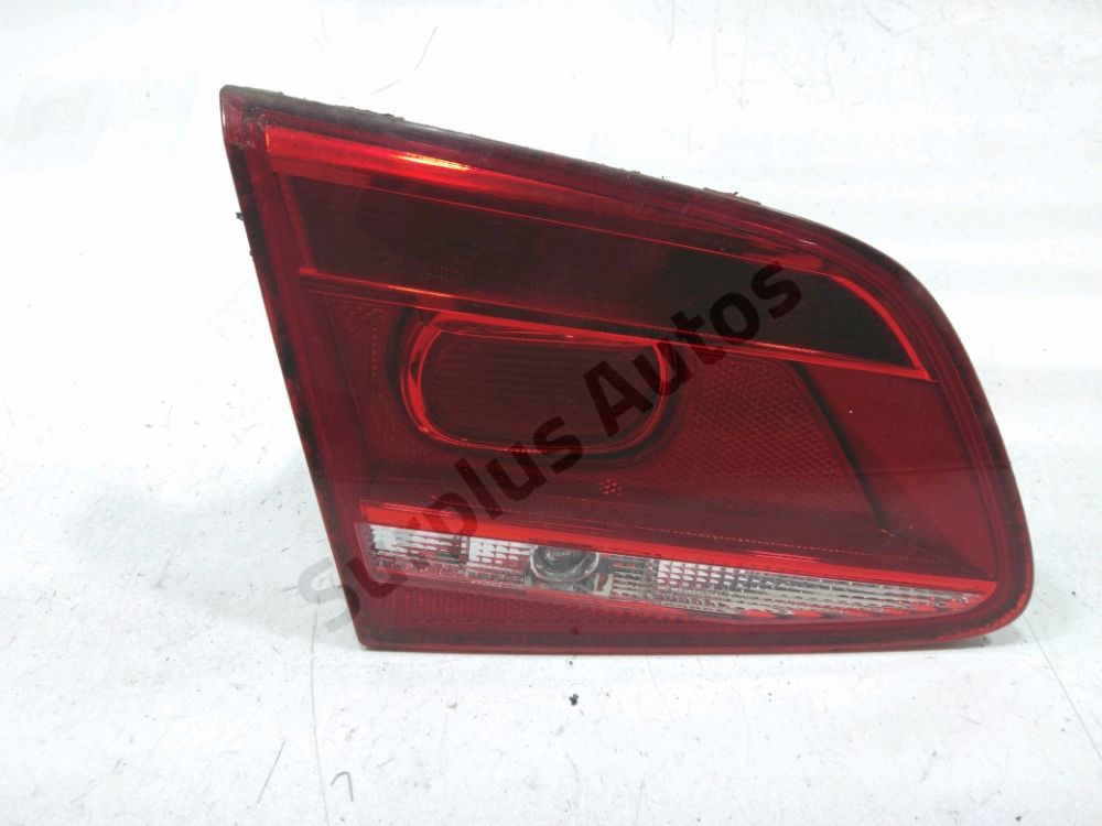 Feu arrière intérieur gauche