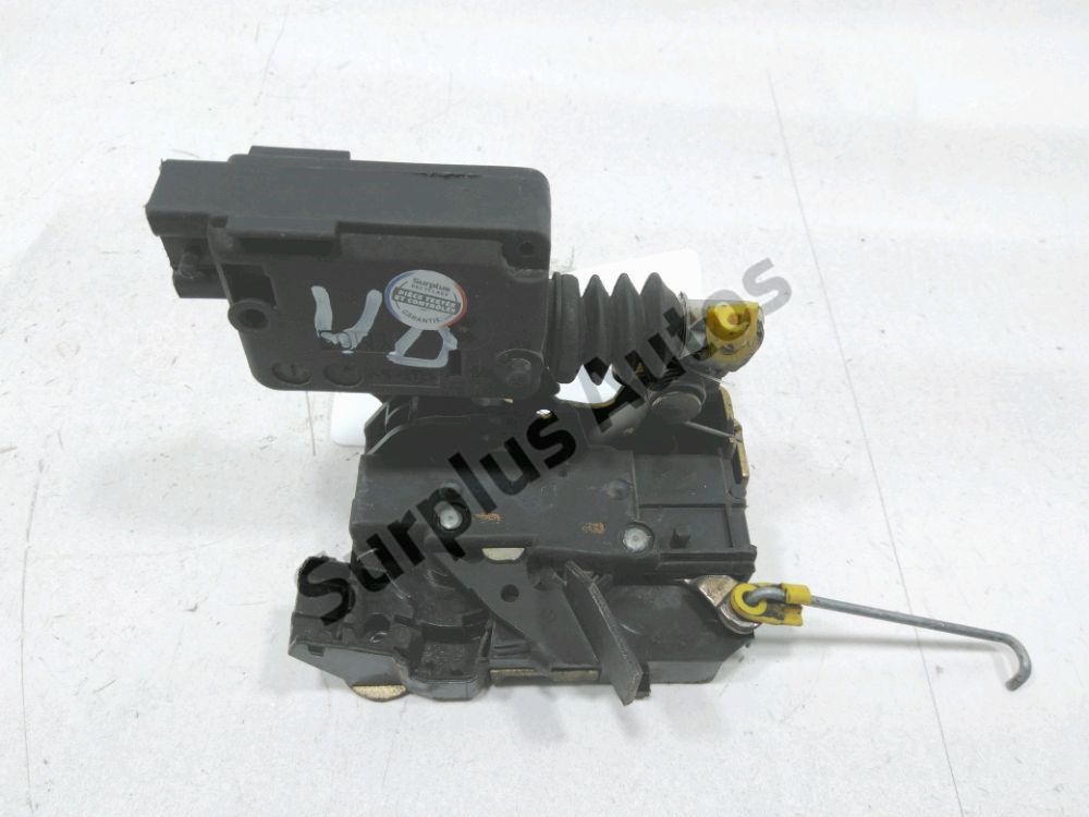 Serrure de porte avant droite