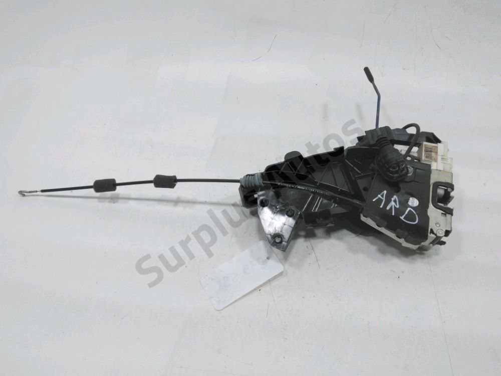 Serrure de porte arrière droite