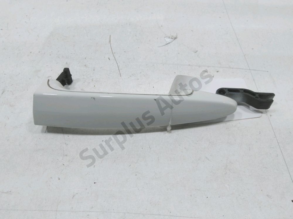 Poignée extérieure avant gauche