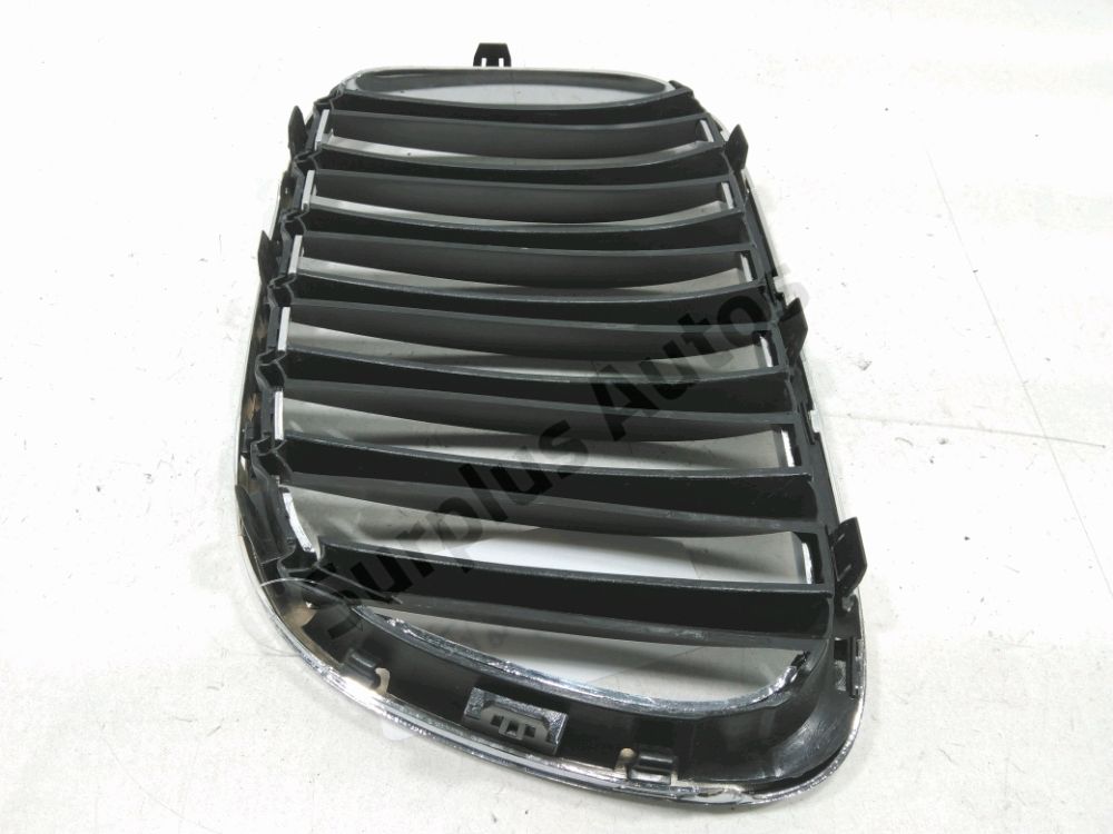 Grille de calandre droite