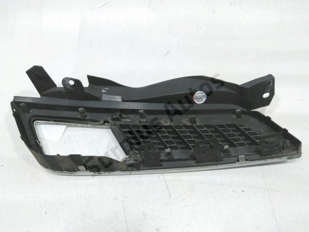Grille de calandre gauche
