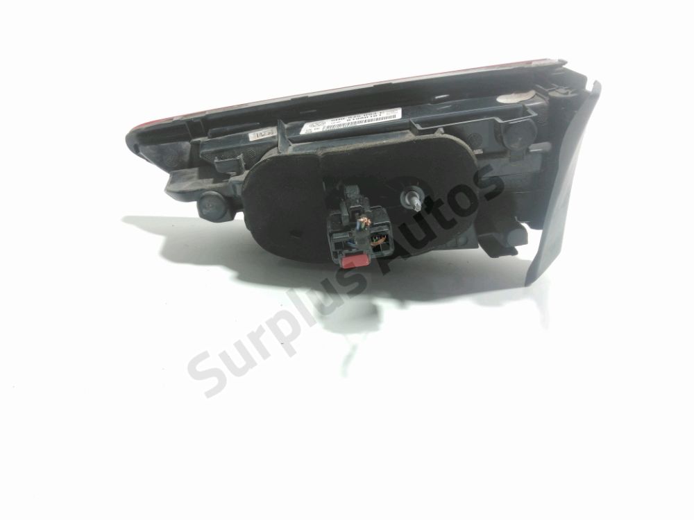 Feu arrière intérieur gauche