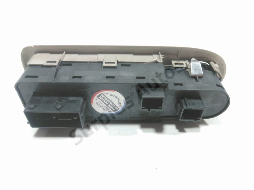 Commande lève-vitre avant gauche