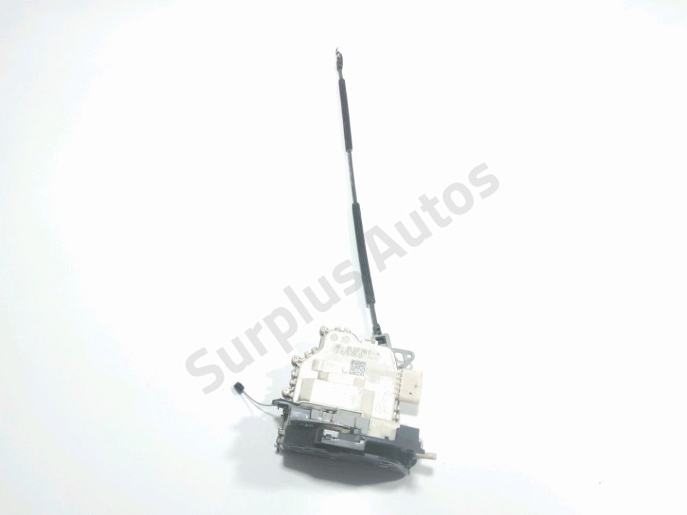 Serrure de porte avant droite