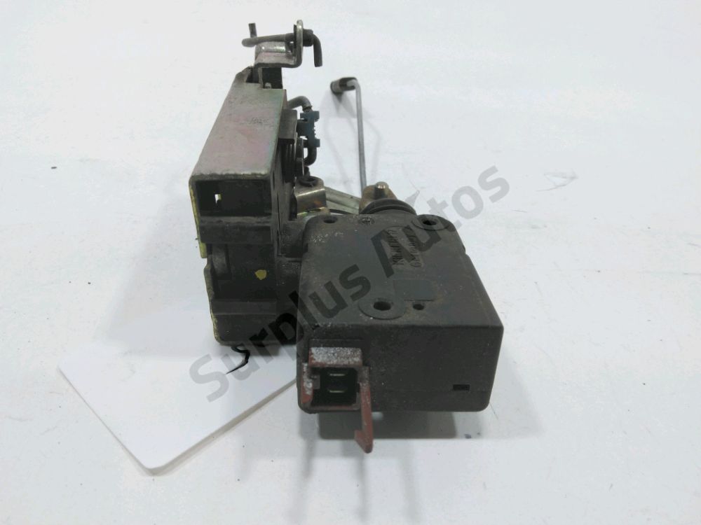 Serrure de porte avant droite