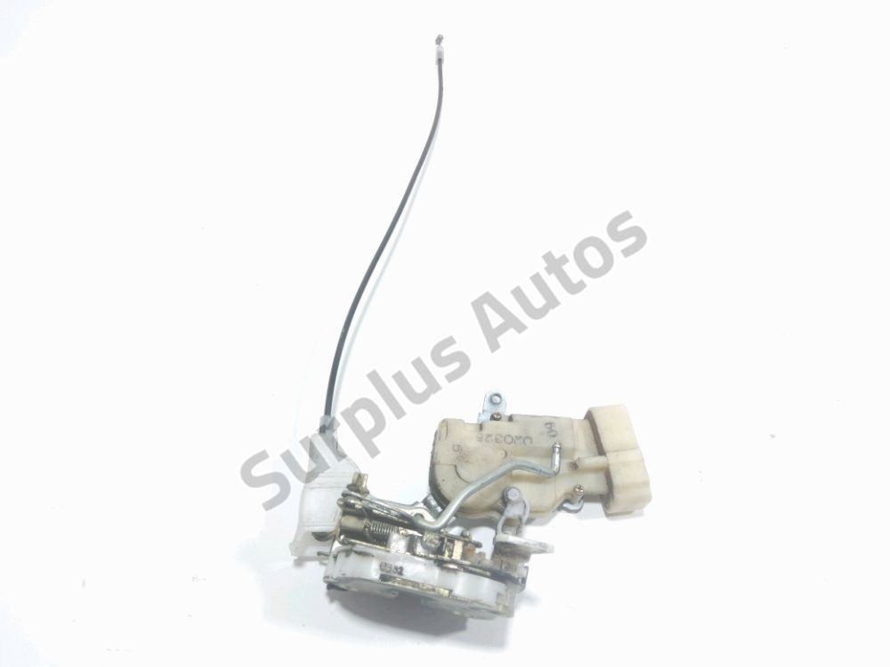 Serrure de porte avant droite