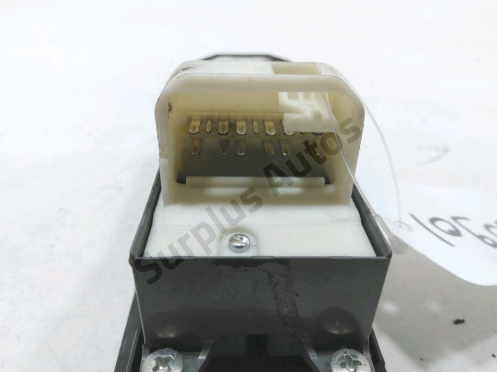 Commande lève-vitre avant gauche